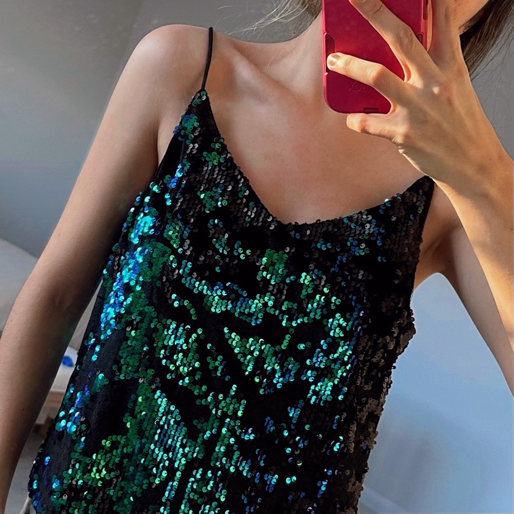 Black Sequin T-Shirt – Mermaid Colors – Size Small